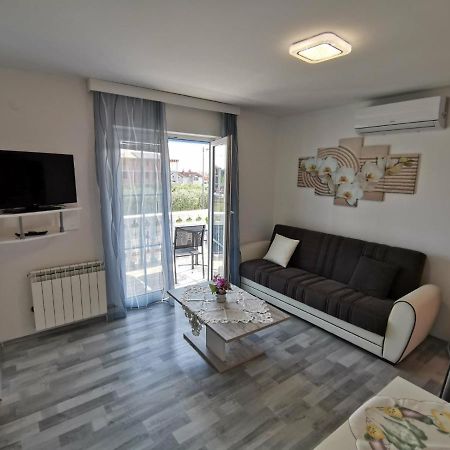 Apartments Toni Пореч Екстер'єр фото