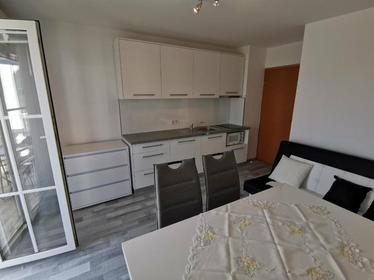 Apartments Toni Пореч Екстер'єр фото